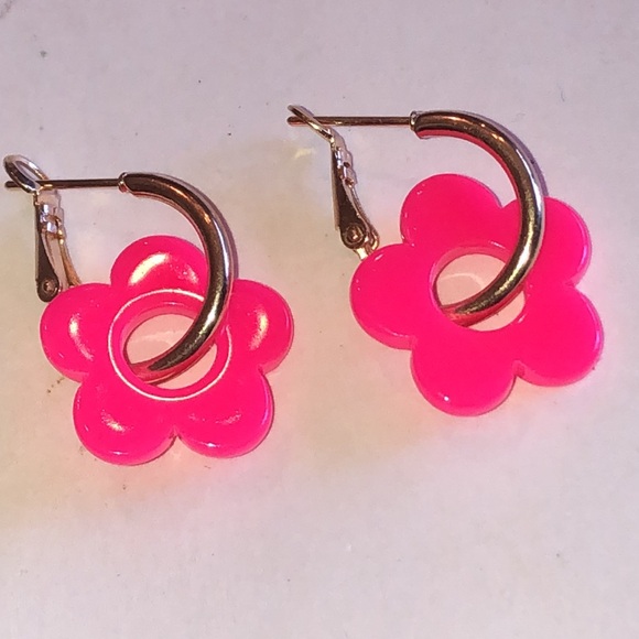 Jewelry - Gold Tone Pink Flower Hoop Earrings